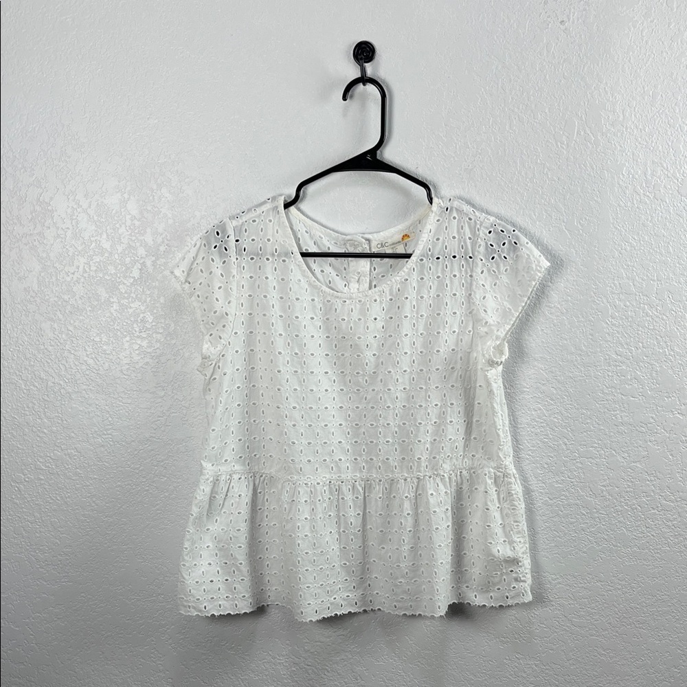 C&C California Sunshine White Eyelet Top Med Cap Sleeves Sz S Vacay Chic TC0733